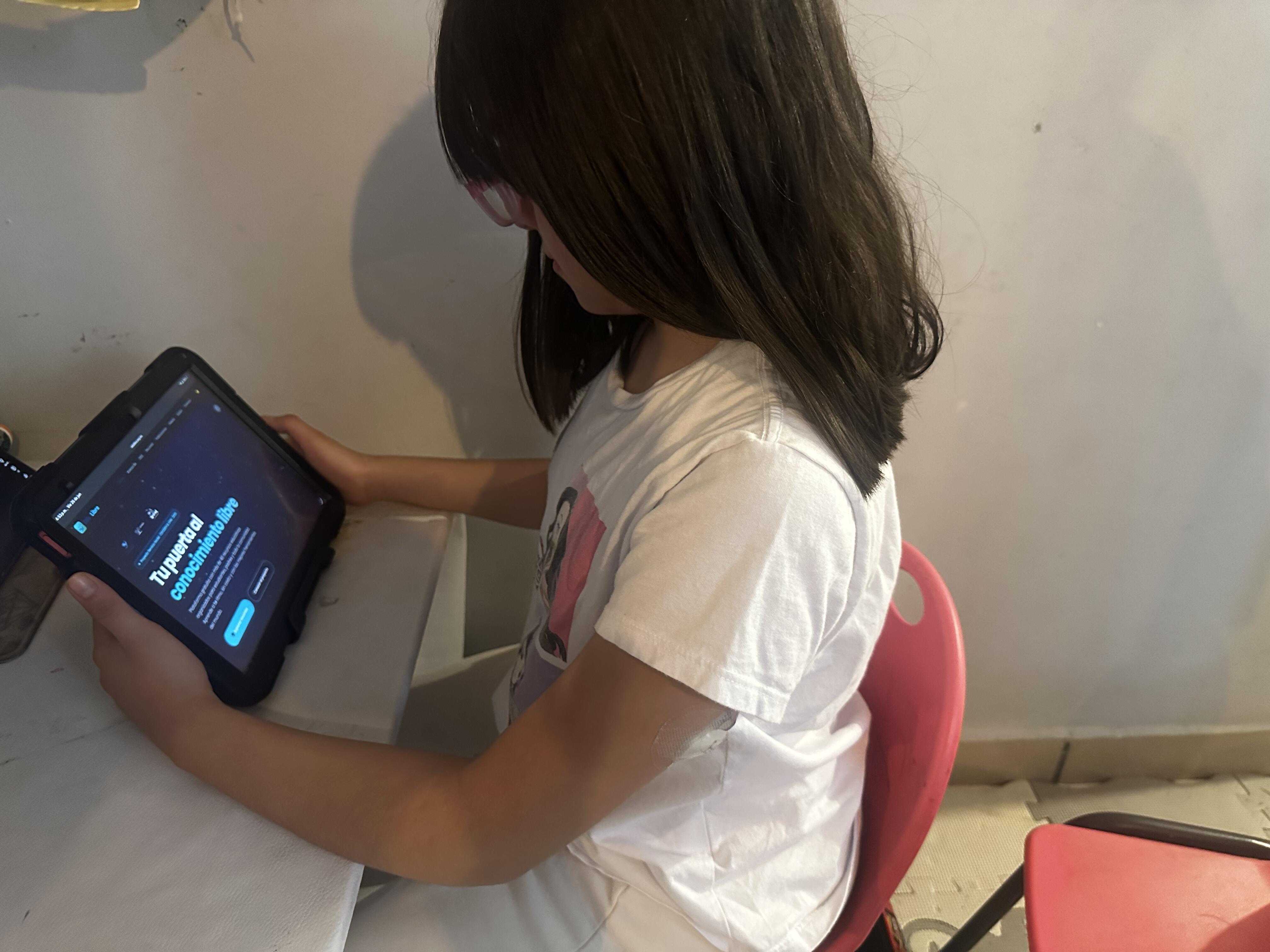 Padres en la era digital: cómo apoyar el aprendizaje tecnológico de tus hijos